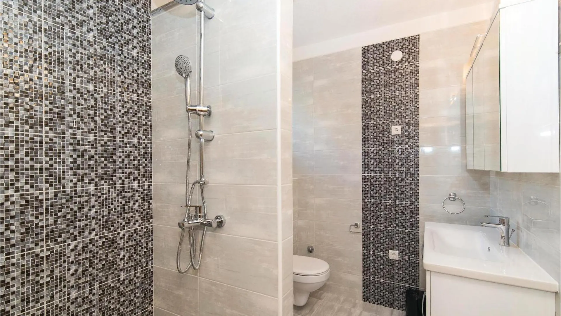 Holiday home Beautiful Home In Kastel Stari With Kitchen Kastela